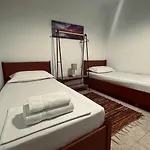 Hi5 * טיראנה