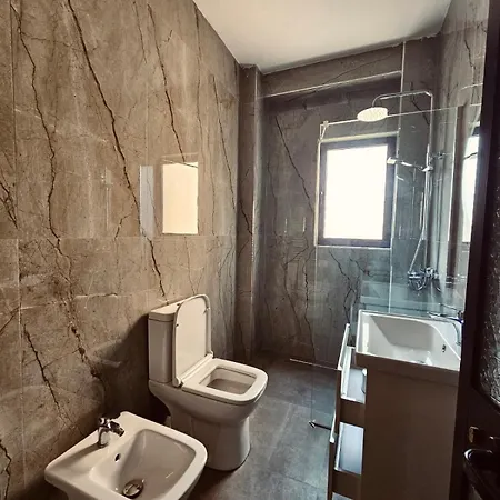 Hi5 Δωμάτια σε οικογενειακή κατοικία *